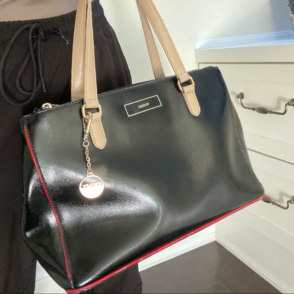 Authentic vintage DKNY patent leather handbag - Picture 11 of 13